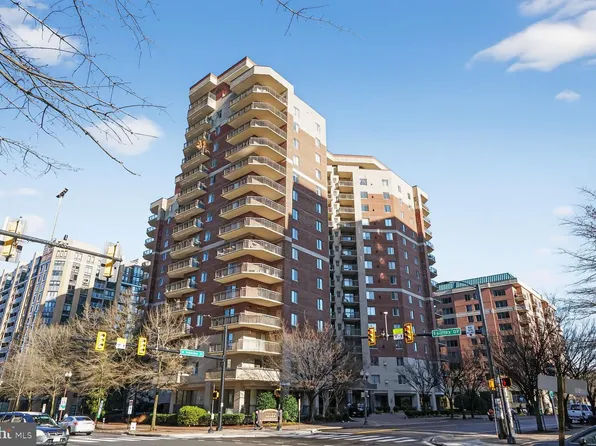 901 N Monroe St APT 1408, Arlington, VA 22201
