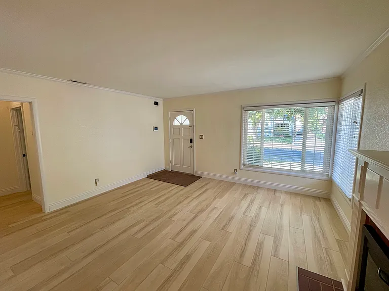 5008 8th Ave — Photo 9