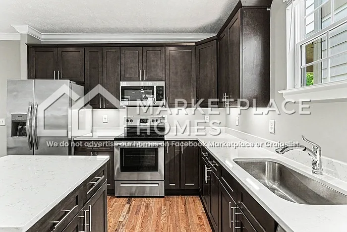 118 Bell St — Photo 9