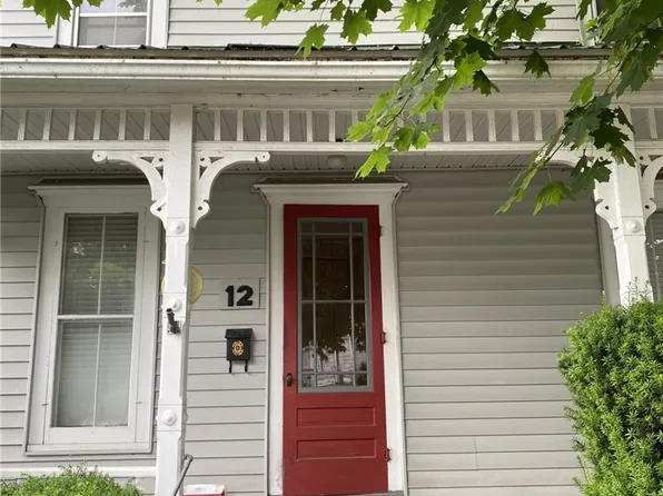 12 W Dezeng St, Clyde, NY 14433