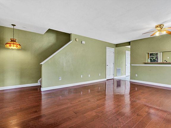 4th image of 7241 Scarlet Oak Dr