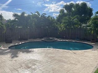 3912 Hayes St, Hollywood, FL 33021