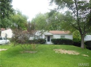 9764 Vickie Pl, Saint Louis, MO 63136