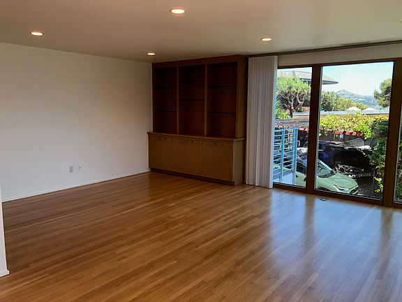 4th image of 7 Josephine St #7