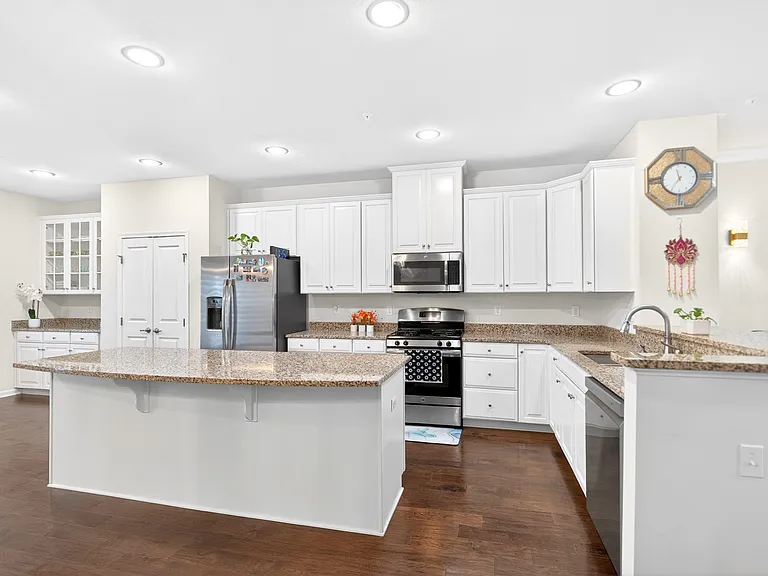 408 Fairmont Dr — Photo 10