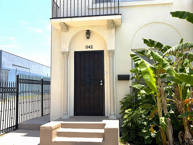 1142 S Mullen Ave — Photo 13