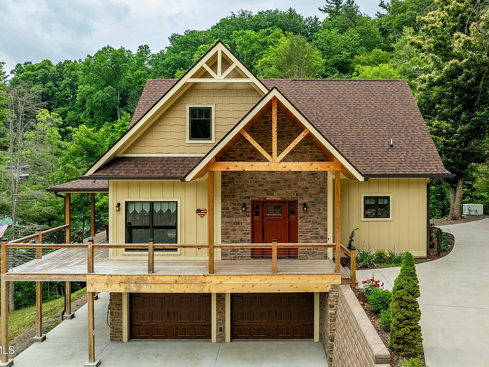 1st image of 175 Lakeside Dr