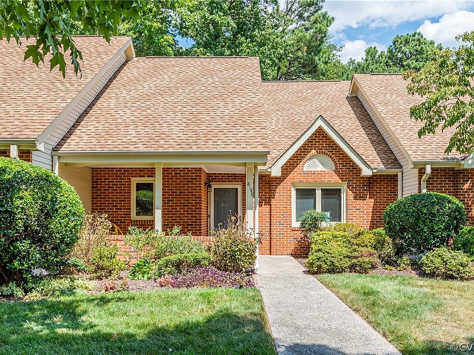 1st image of 3122 Lake Village Dr #35