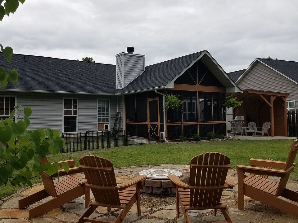 1st image of 319 Meadow Pathway Dr