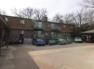 221 River St APT 12, Iowa City, IA 52246