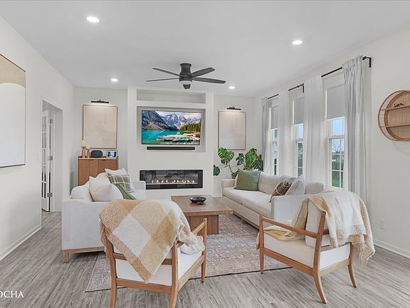 5th image of 2155 Hartfield Ave