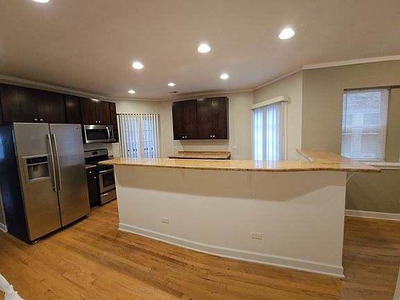 2nd image of 6321 N Washtenaw Ave #1E