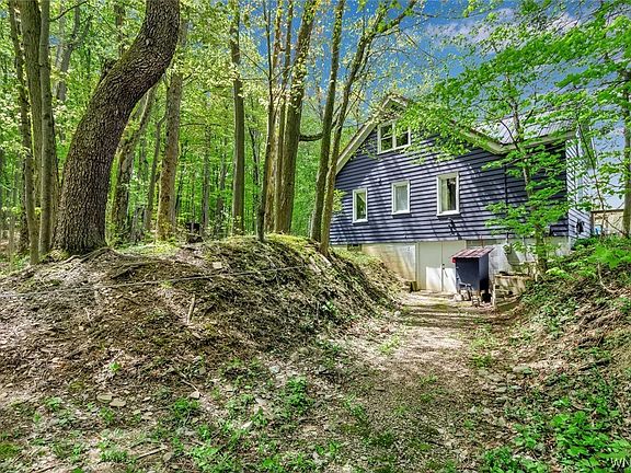 4th image of 2147 Lewis Rd