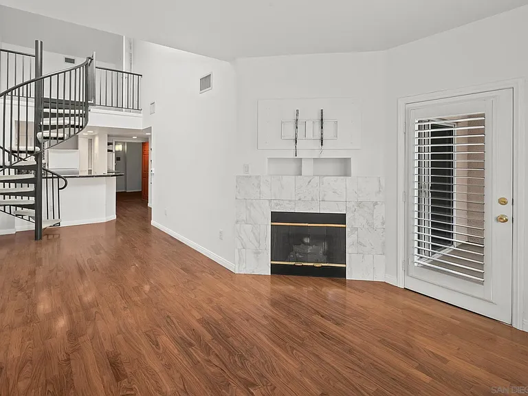 2400 5th Ave #438 — Photo 6