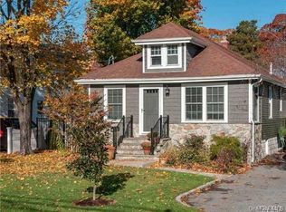 17 Elliot Pl, Merrick, NY 11566