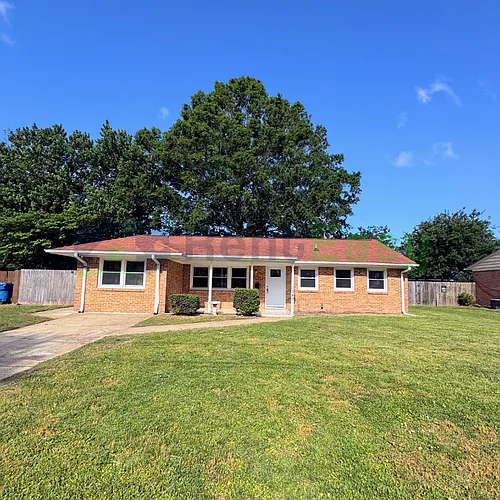 949 Redwood Cir Photo 1
