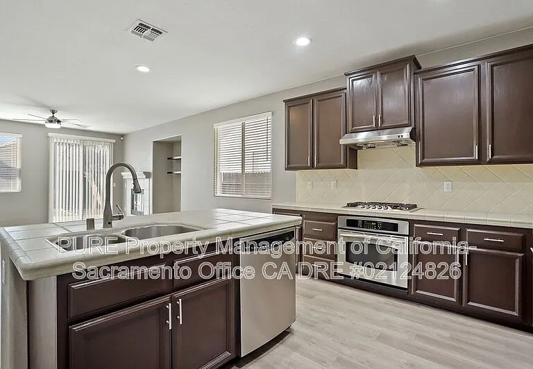 1518 Sandmark Dr — Photo 28