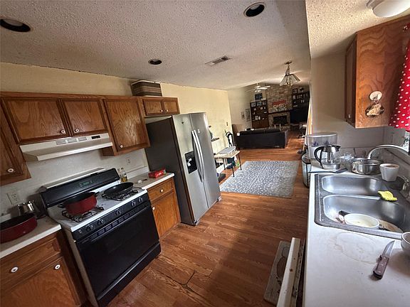 3rd image of 4801 Scarsdale Dr
