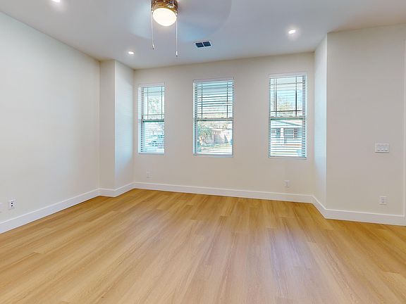 The Canopy - Living Room