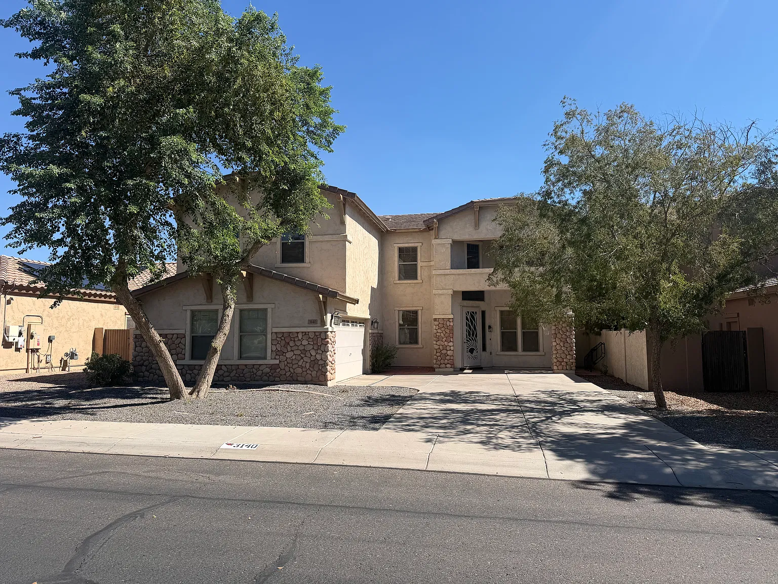 4 bed, 3556 sqft, $2,800 — Photo 2