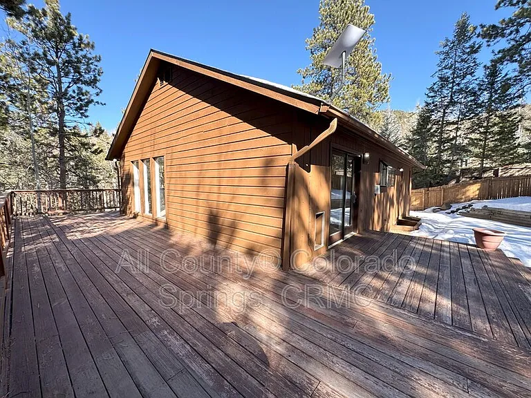 931 Kings Crown Rd — Photo 10