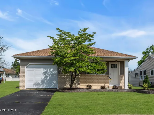 17 Margarita Street, Toms River, NJ 08757
