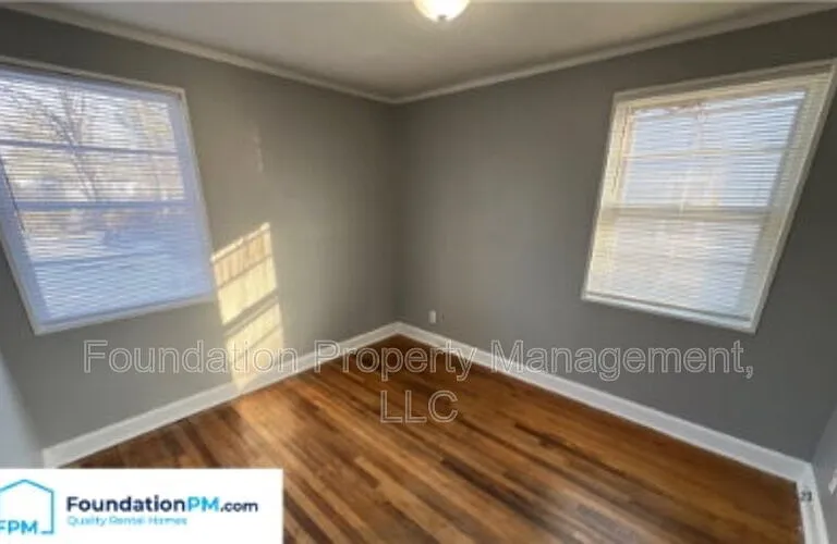 1570 Rebecca St — Photo 17
