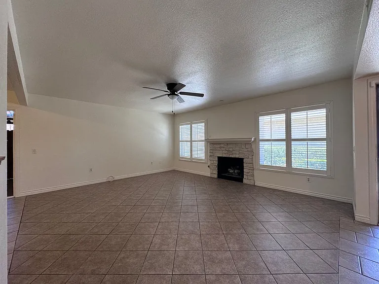612 S Santa Fe St #1 — Photo 3