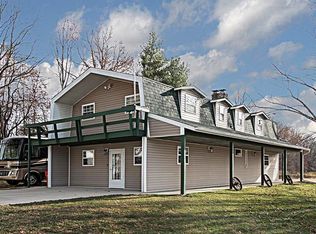 18500 Burnside Rd, Carlyle, IL 62231