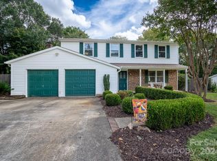 5829 Carpenter Dr, Charlotte, NC 28226