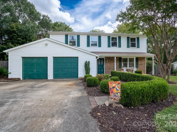 5829 Carpenter Dr, Charlotte, NC 28226