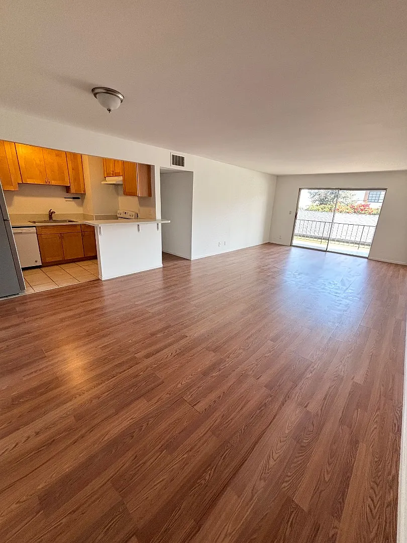 2050 Meridian Ave - 7 — Photo 2