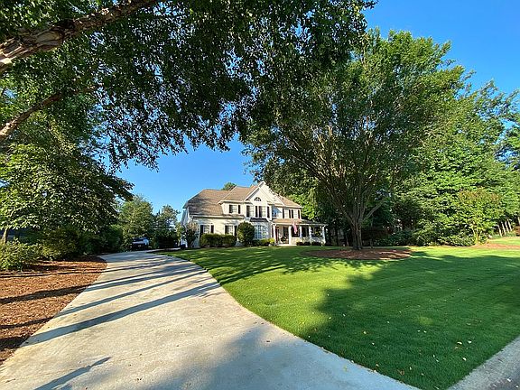 5th image of 1410 Creston Hl