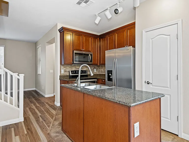4311 E Carla Vista Dr — Photo 13
