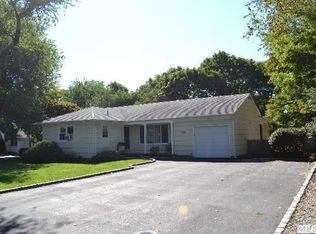 254 6th St, Saint James, NY 11780