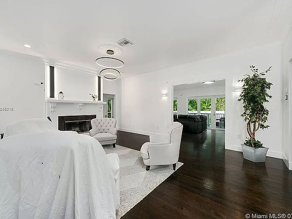 4th image of 5660 Granada Blvd