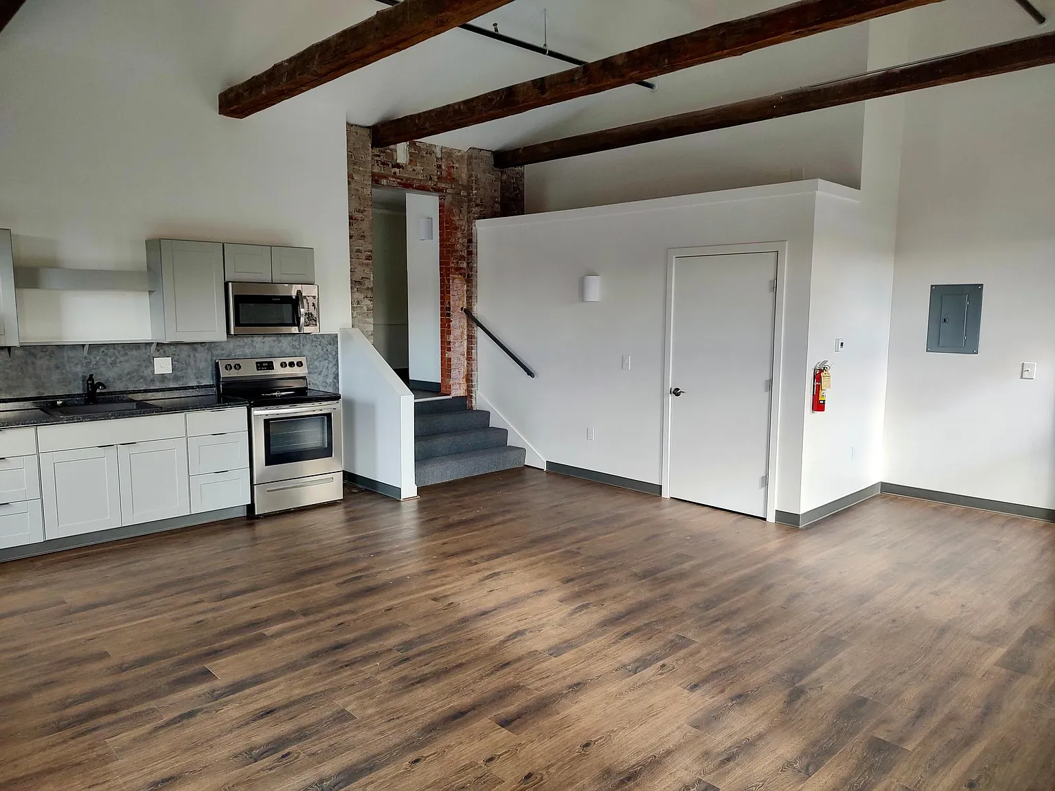 2 bed, 1268 sqft, $2,964 — Photo 4