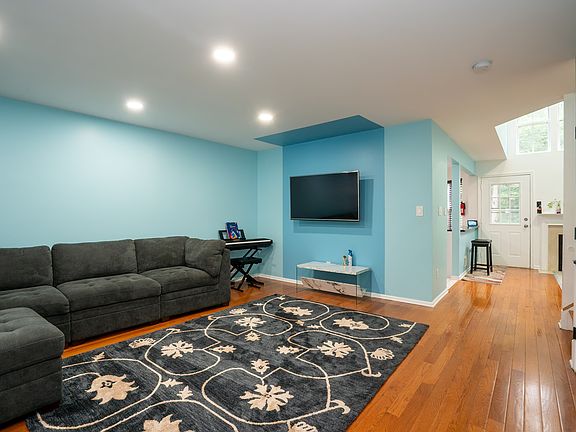 3rd image of 141 Briarwood Dr #141A