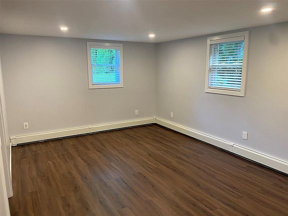 5th image of 617 Willow St