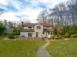 3 Filomena Ct, Dix Hills, NY 11746