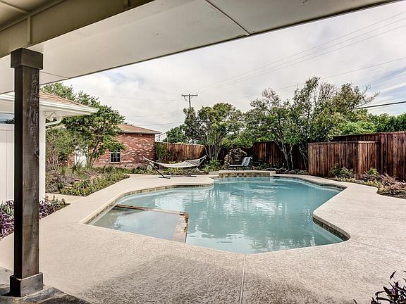 4th image of 11 Willow Creek Pl