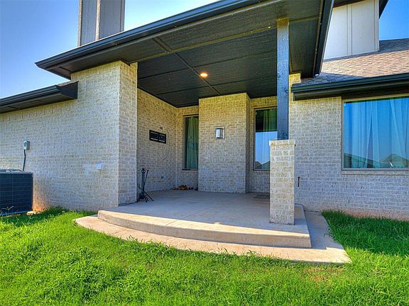 5th image of 4305 NW 156th Pl