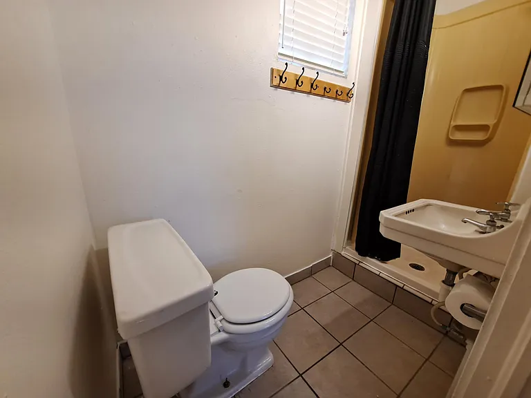 547 N Echo Ave #C — Photo 10