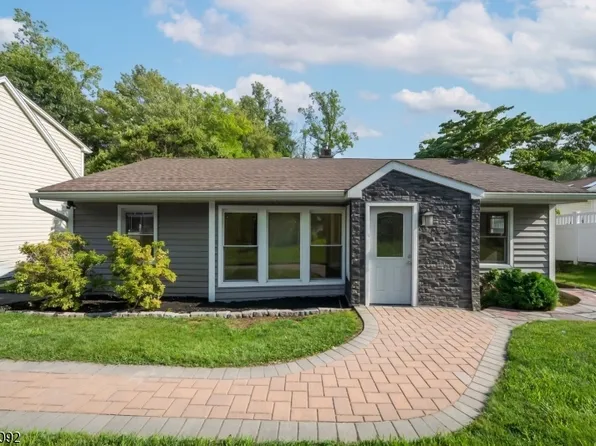 19 Apache Trl, Rockaway Twp., NJ 07866