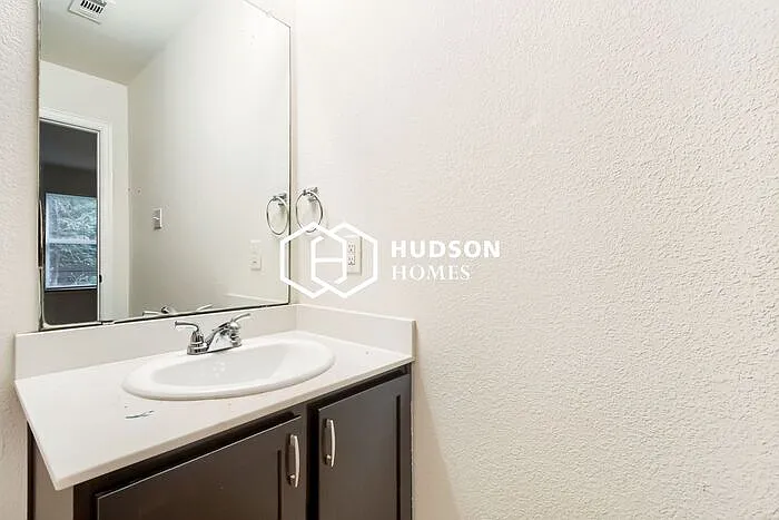1620 Mockingbird Ln — Photo 11