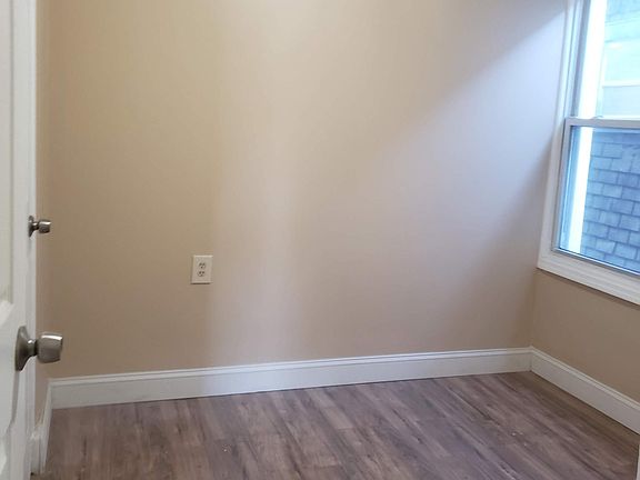 2nd Bedroom with Closet
