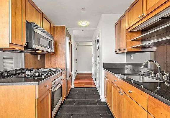 4th image of 425 5th Ave APT 45B