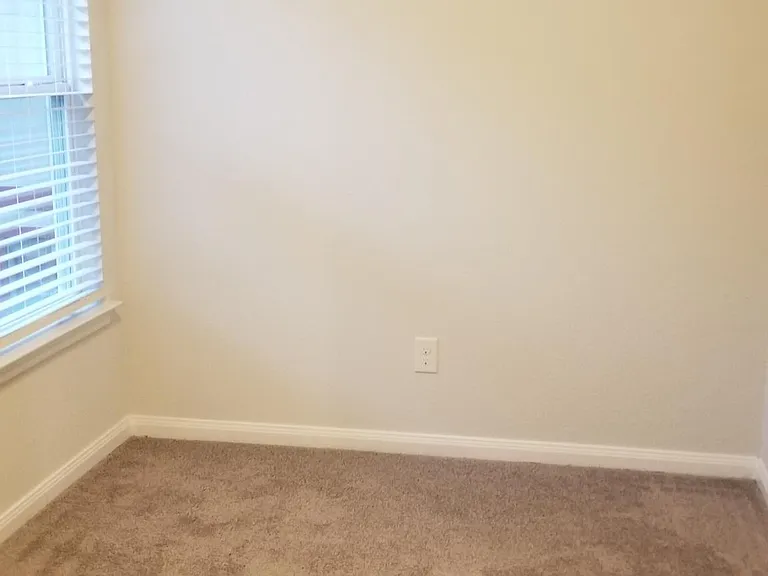 28608 Netawaka Ct — Photo 5