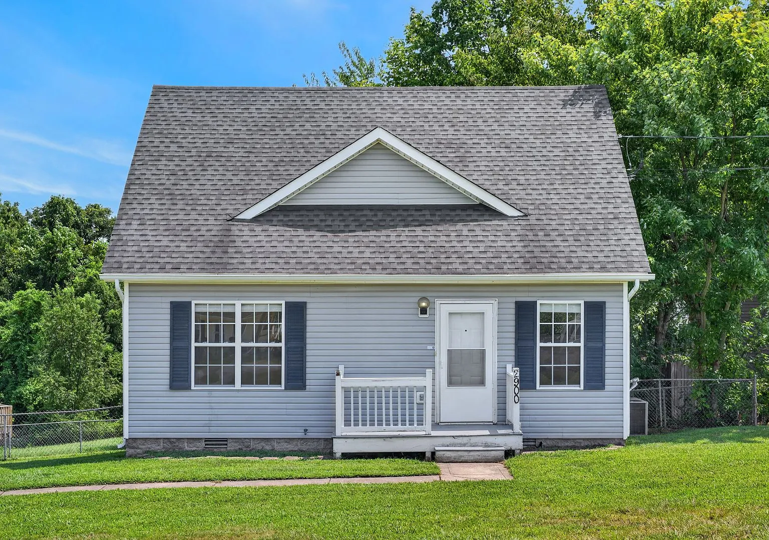 3 Bedroom 2 Bath Dog Friendly Home For Rent Near Post! — Photo 1