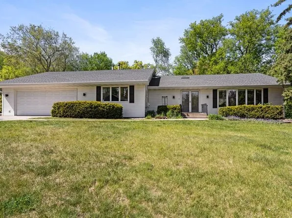 1948 Crown Point Dr, Mendota Heights, MN 55118
